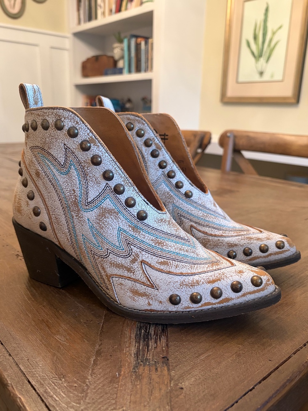 Circle G Distressed White & Brown Studded Western Ankle Boots Size 8 - Picture 3 of 5